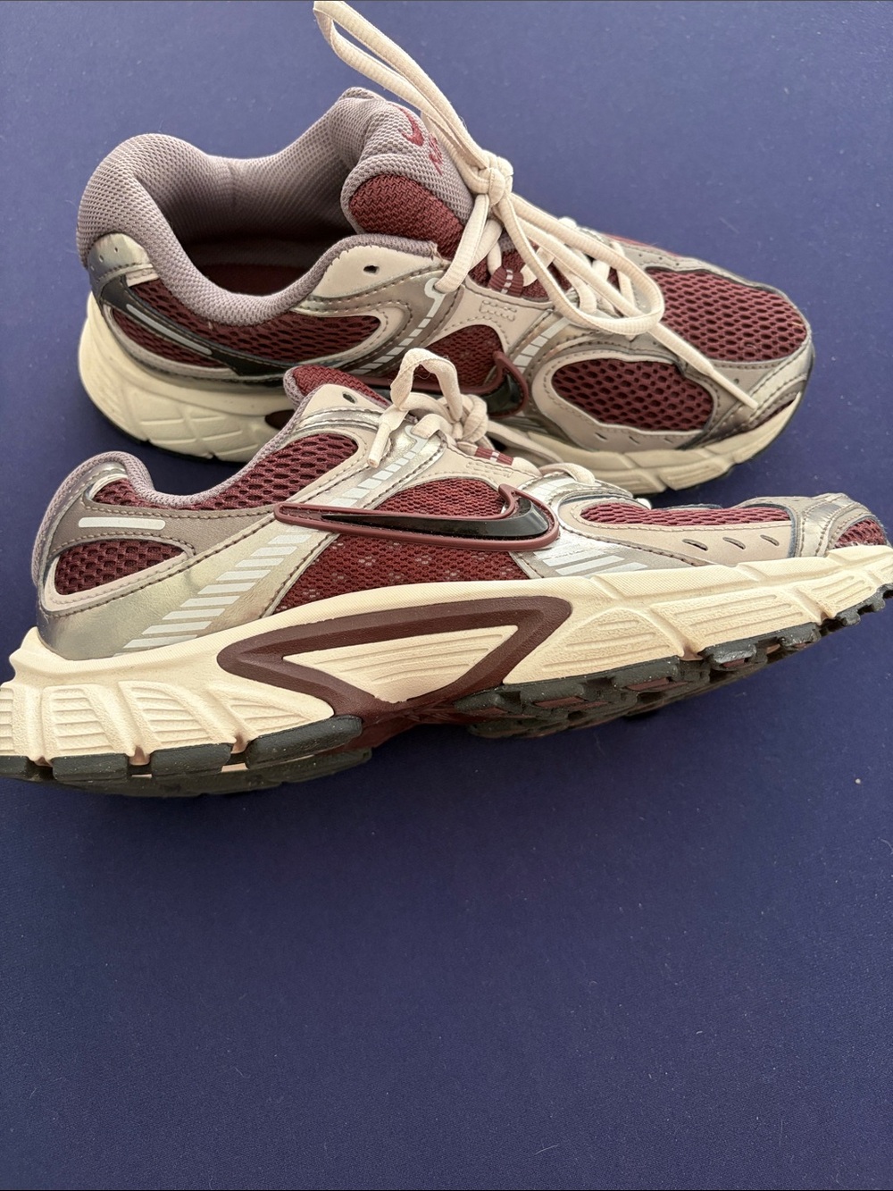Nike V5 Running Sneakers in Burgundy and Beige - Picture 2 of 4